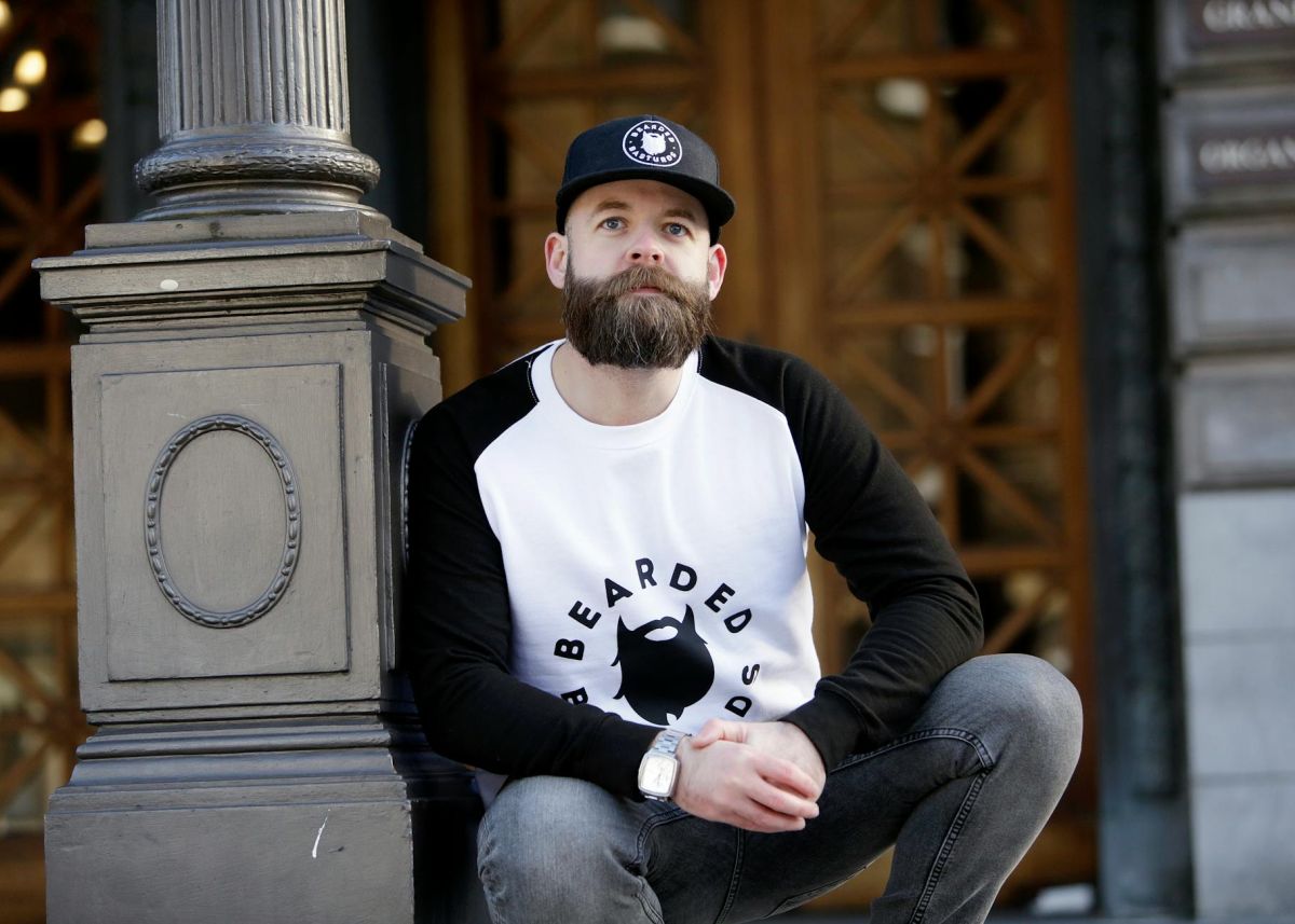 Jak zapuścić brodę? Oto praktyczne porady!